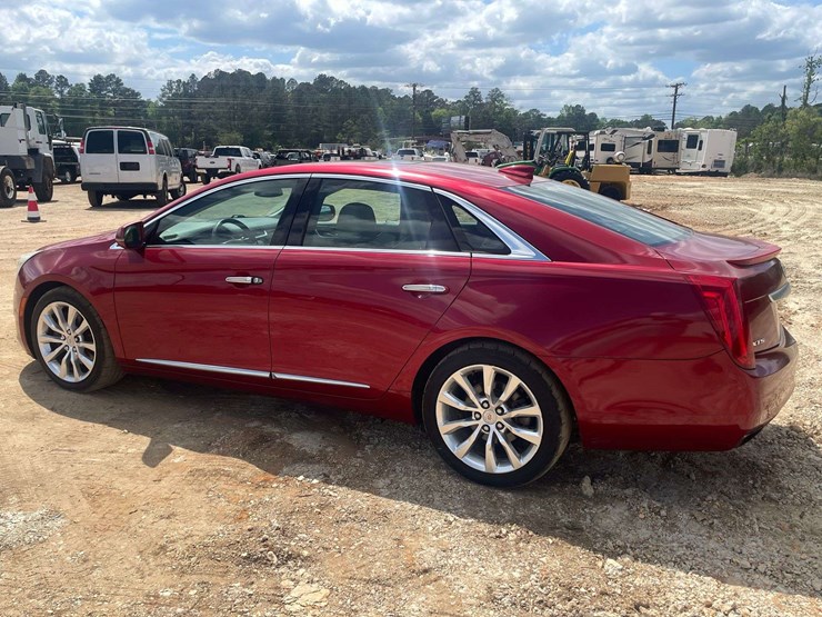 2015-cadillac-xts-4-door-sedan-(144,760-miles)-image-2