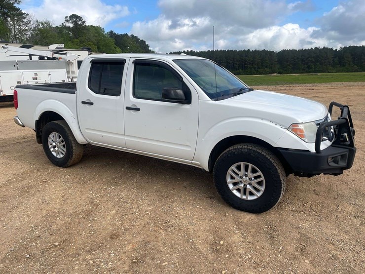 2016-nissan-frontier-image-4