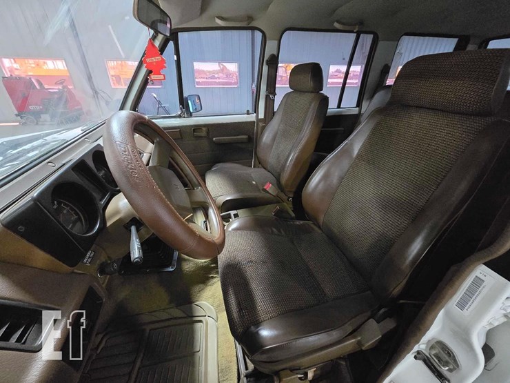 1991-isuzu-trooper-image-9