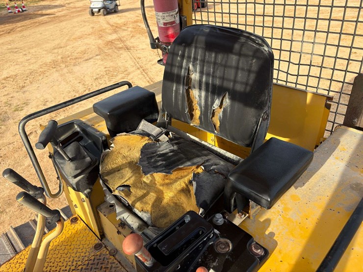 1998-deere-550g-image-7