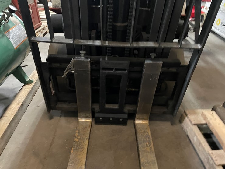 #1467-•-nissan-forklift-(e)-image-5