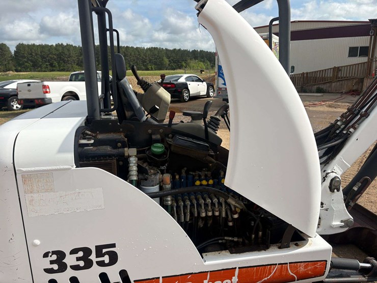 2007-bobcat-335-image-32