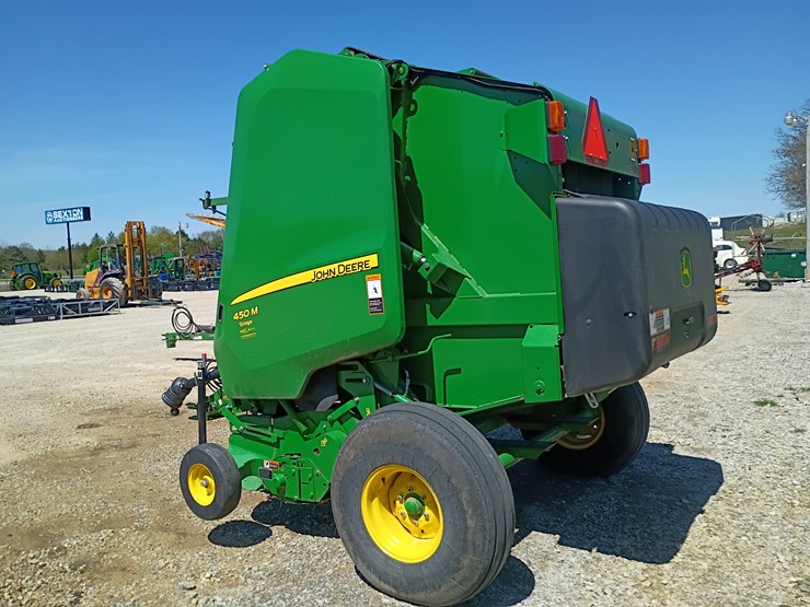 2023-john-deere-450m-image-3