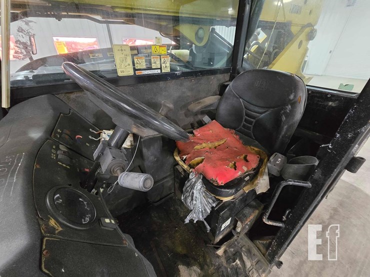 2013-caterpillar-tl943c-image-13