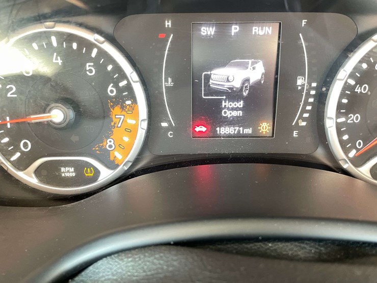 2015-jeep-renegade-image-26