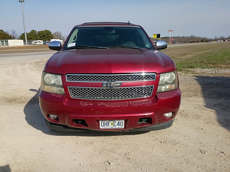 2010-chevrolet-tahoe-image-15