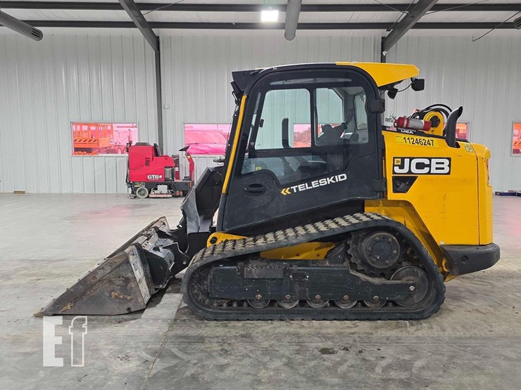 2021-jcb-3ts-8t-image-5