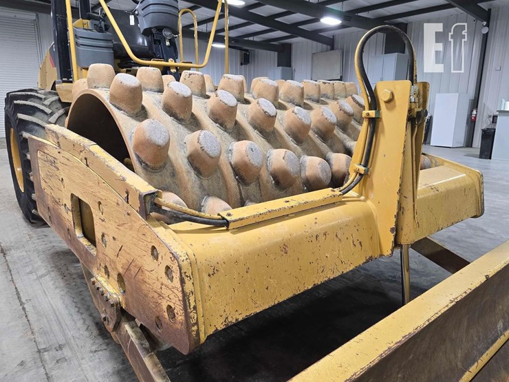 2012-caterpillar-cp56-image-14