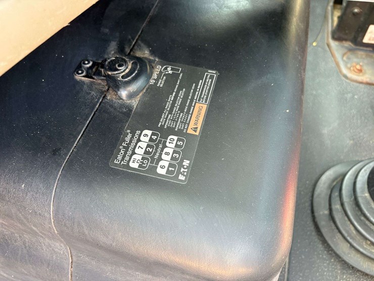 2010-international-8600-image-17