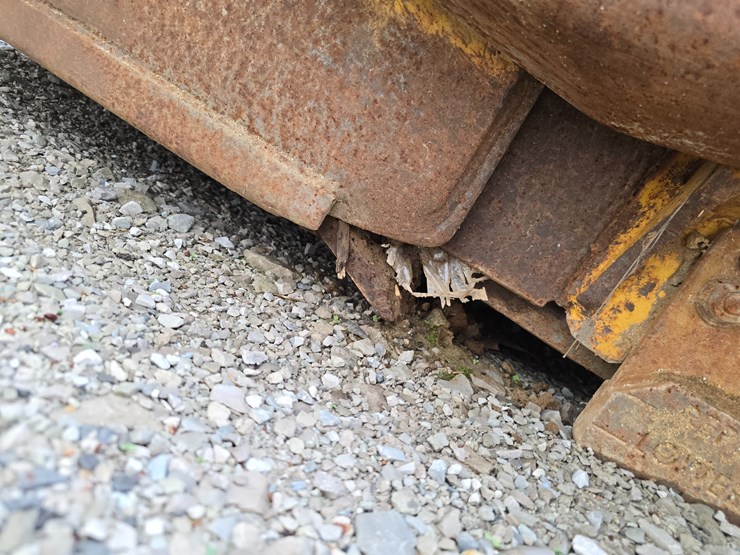 2006-deere-1812c-image-27