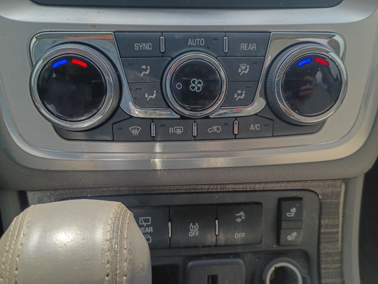 2017-gmc-acadia-image-42