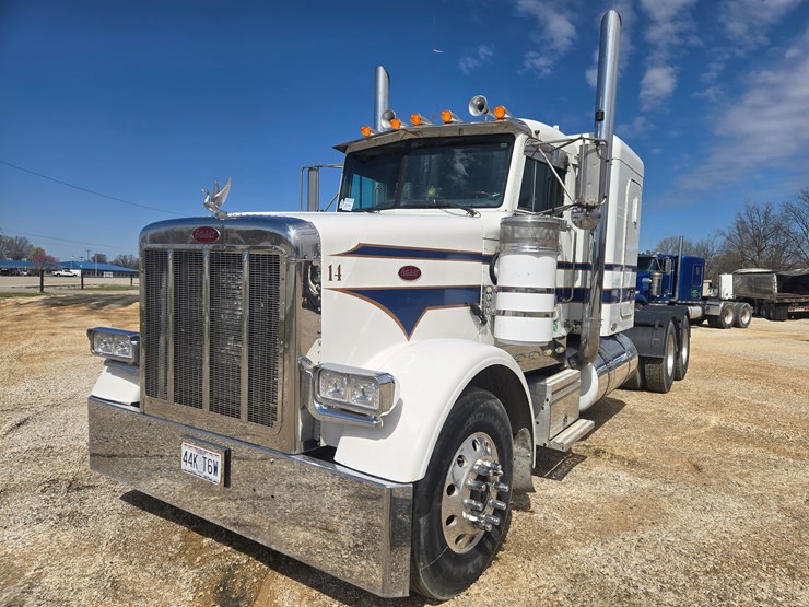1996-peterbilt-377-image-1