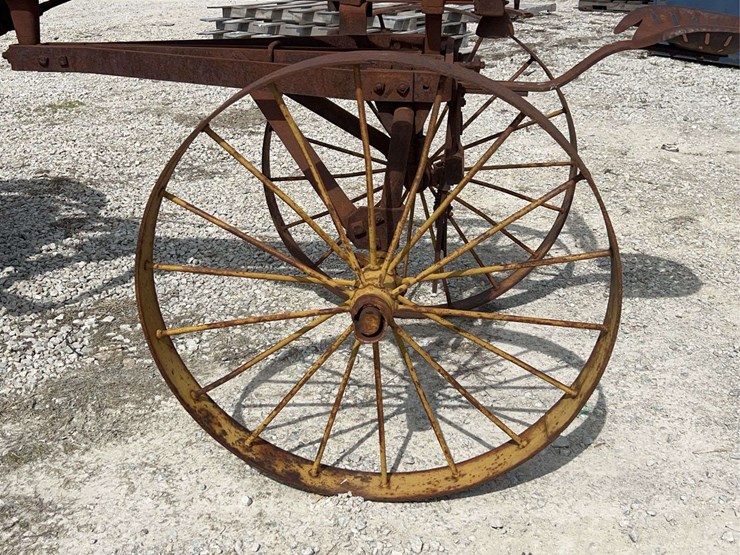 moline-universal-image-32