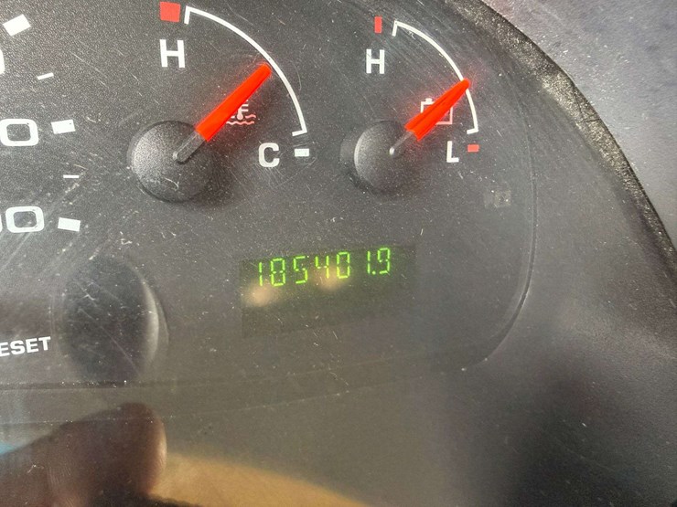 2006-ford-e350-image-19