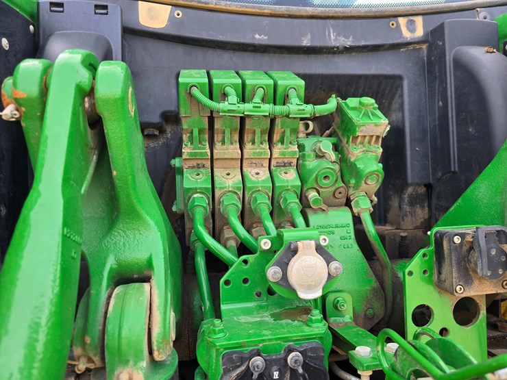 john-deere-6125r-image-35