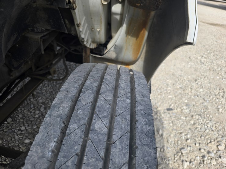 2004-ford-f650-image-44