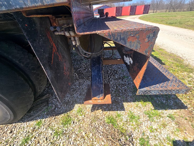 1997-ford-f700-image-62