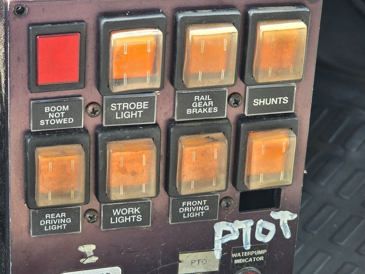 2013-ford-f550-image-31