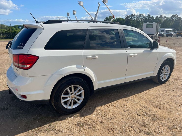 2016-dodge-journey-image-3