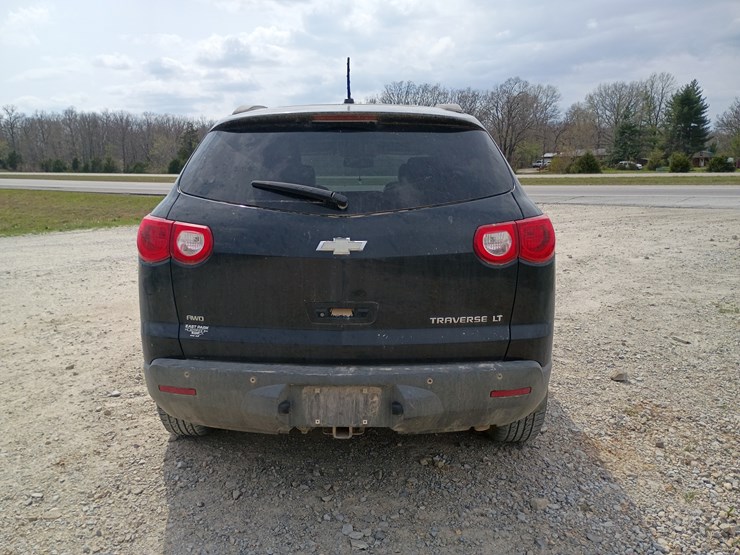 2011-chevrolet-traverse-image-7