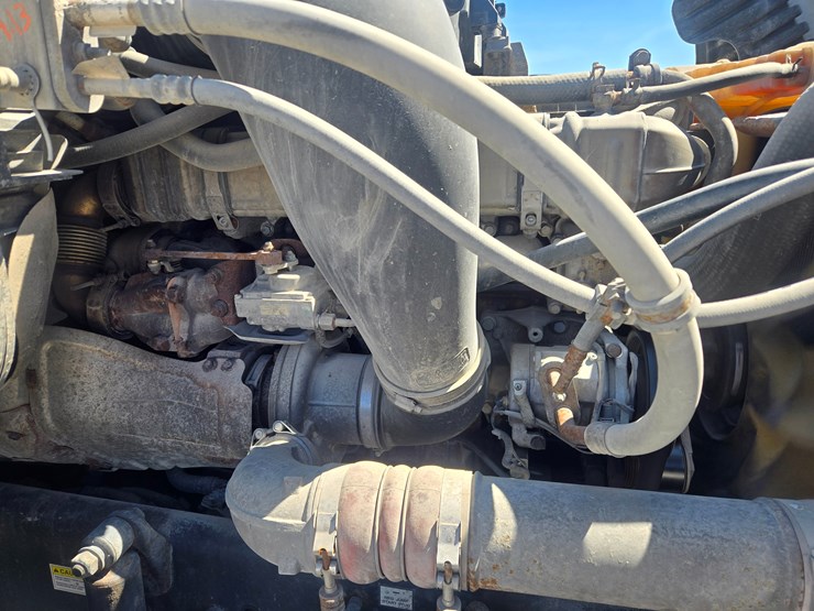 2014-freightliner-cascadia-125-image-45