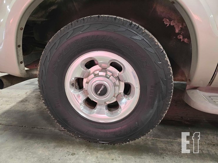 2005-ford-excursion-image-22