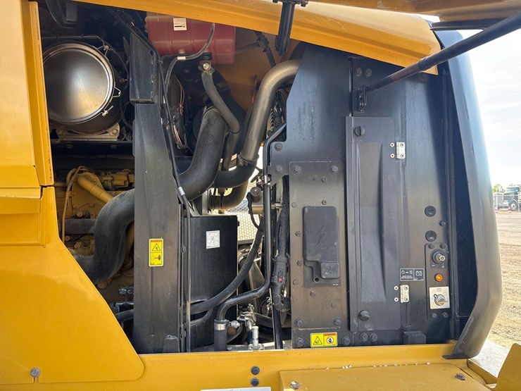 2021-caterpillar-926m-image-22