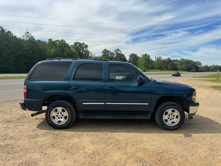2005-chevrolet-tahoe-image-9