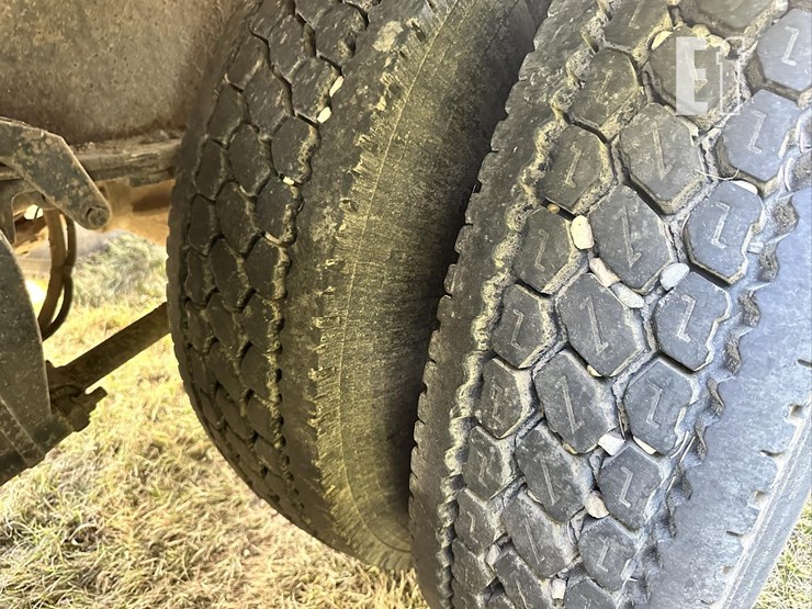 1991-freightliner-fld120-image-34