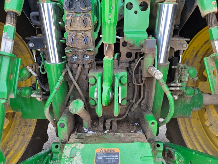 john-deere-6125r-image-33