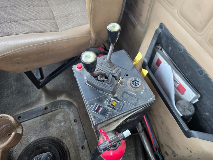 #22591-•-2007-mack-cv713-granite-roll-off-truck-image-51