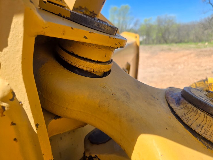 1998-deere-650g-image-75