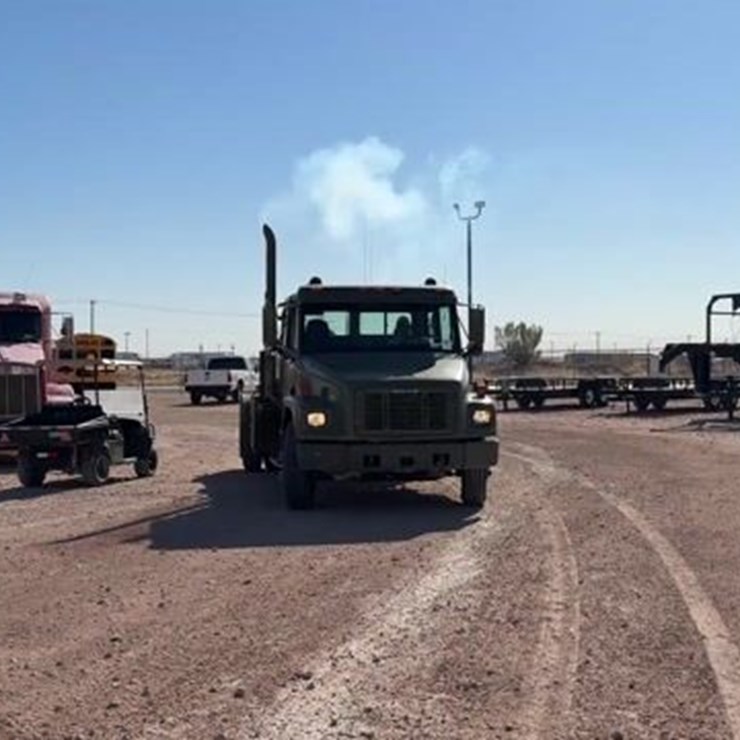 2001 FREIGHTLINER FL70