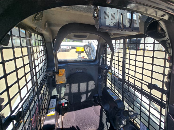 2020-bobcat-t770-image-47