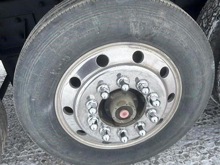 1997-peterbilt-357-image-35