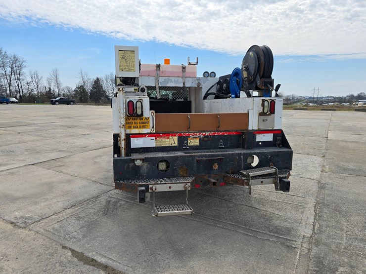 2013-ford-f550-image-7