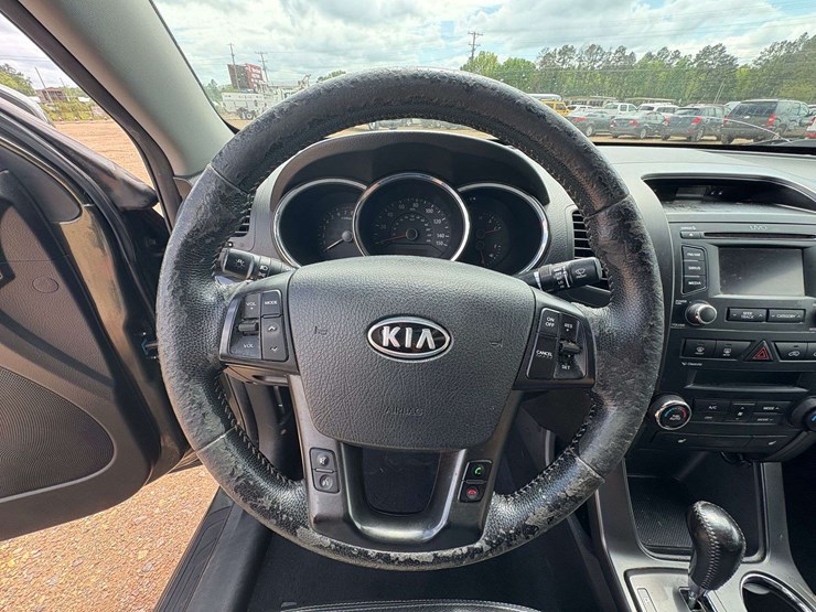 2013-kia-sorento-image-17