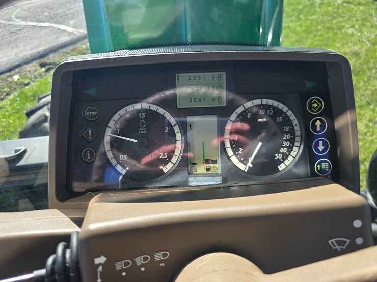 2016-john-deere-6110m-image-64