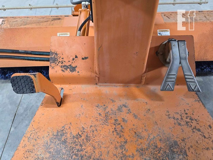 2019-broce-bw260-image-15