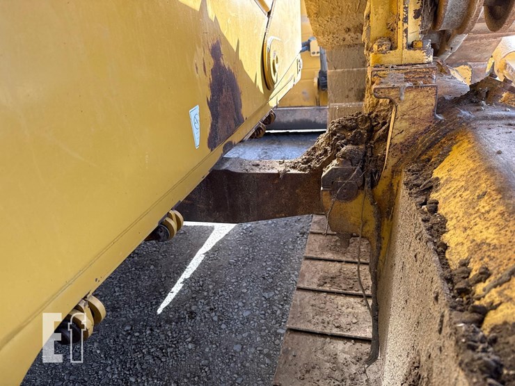 2016-caterpillar-d6t-lgp-image-43