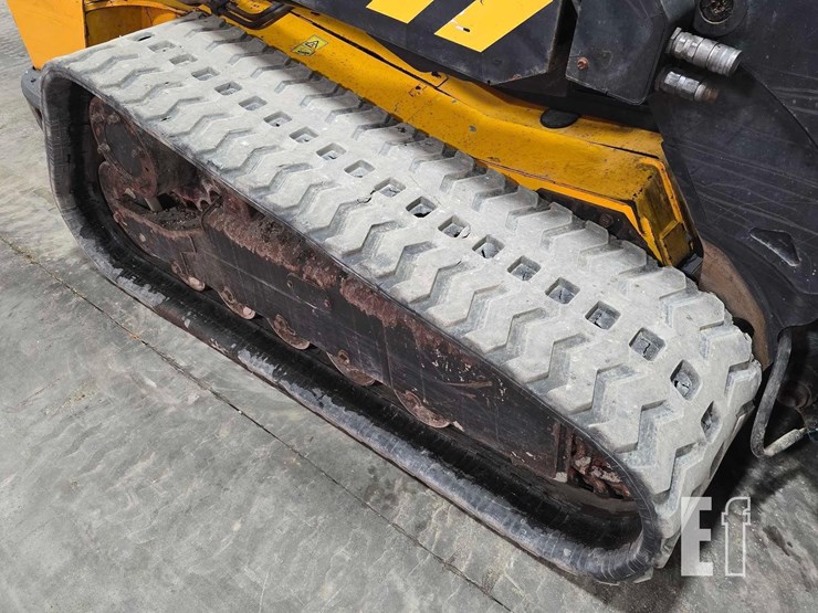 2020-jcb-3ts-8t-image-30