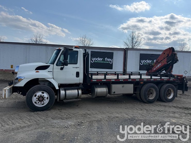 2008-international-7400-image-1