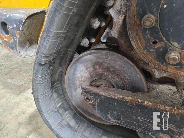 2021-jcb-3ts-8t-image-31