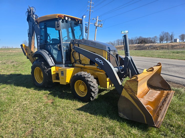 2015-deere-410l-image-12