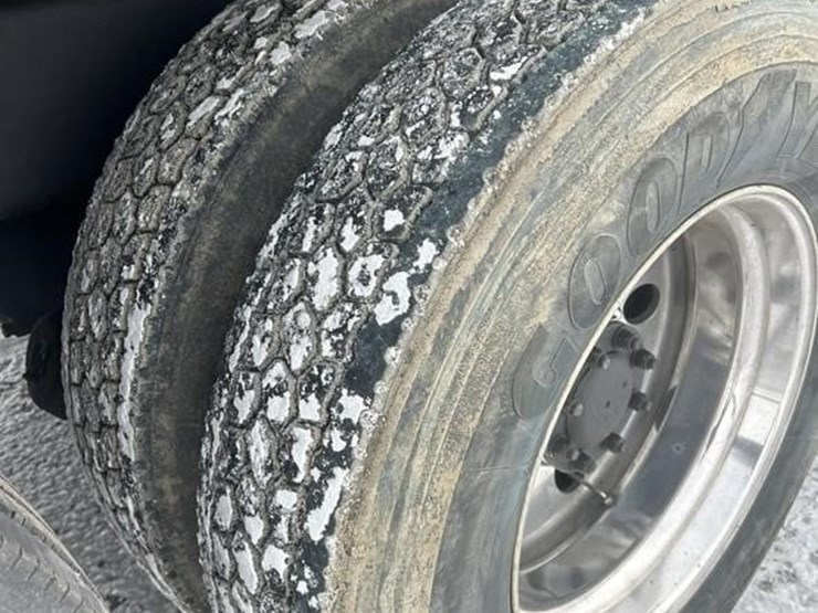 1997-peterbilt-357-image-34