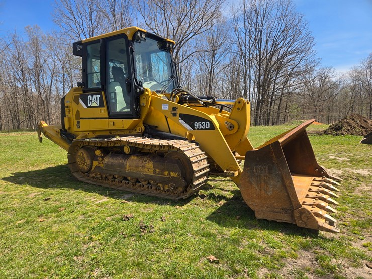 2014-caterpillar-953d-image-22