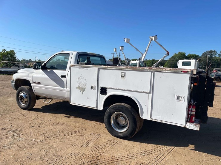 2001-dodge-ram-3500-image-2