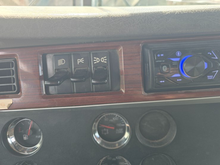 2007-kenworth-w900-image-58