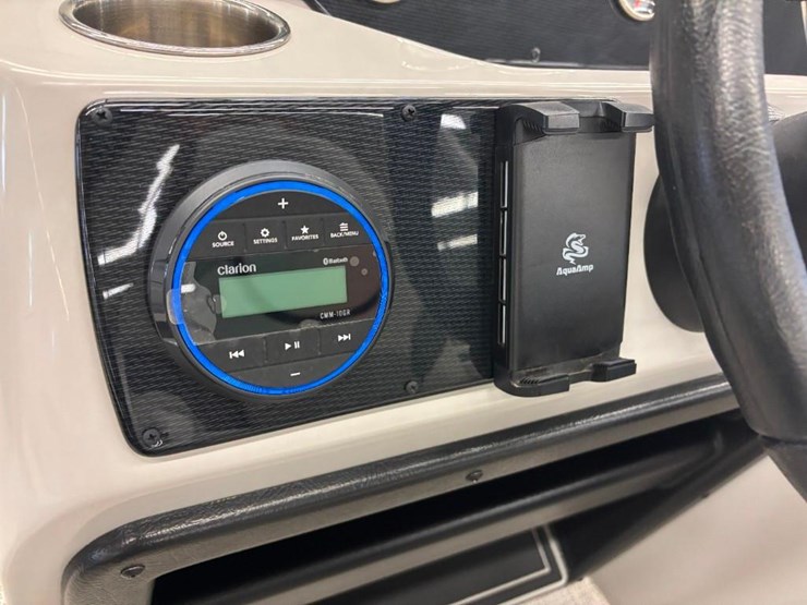 2025-g3-suncatcher-select-18c-pontoon-image-22