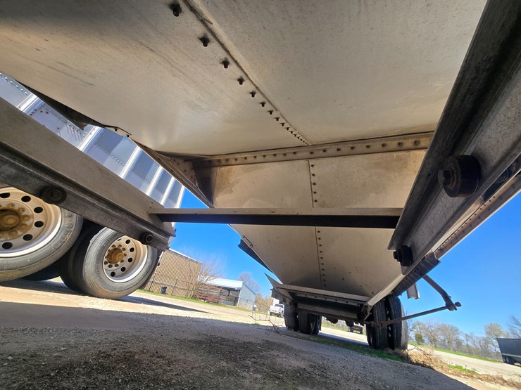 2010-timpte-hopper-bottom-image-53